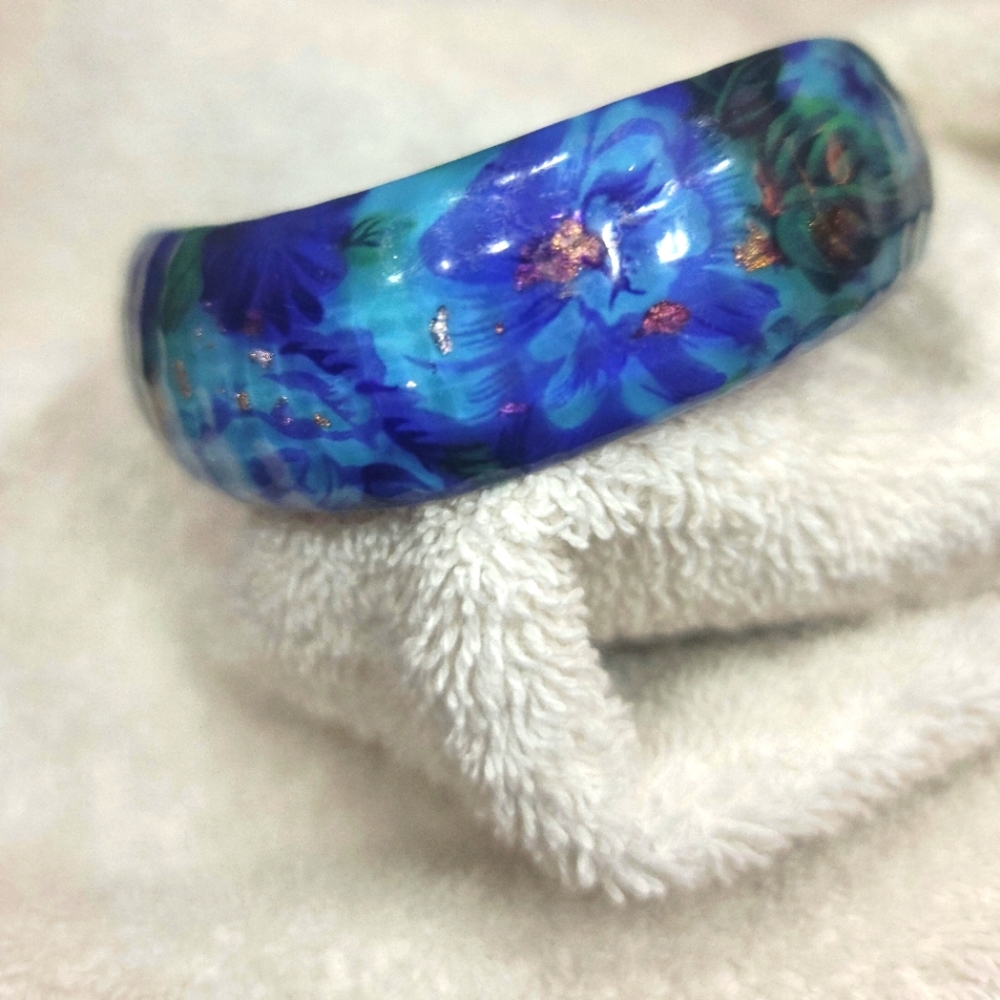 Vintage 3-D  1" Wide Bangle Bracelet - Purple Green Blue Gold